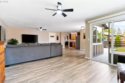 14105 SW Spinnaker Dr, Beaverton, OR 97005 - Photo 17