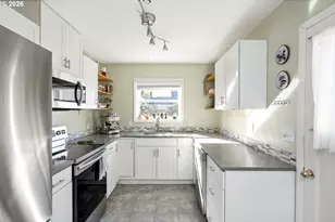 9101 N Allegheny Ave, Portland, OR 97203 - Photo 9
