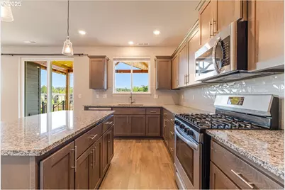 2094 Legacy Heights Dr, Salem, OR 97302 - Photo 7