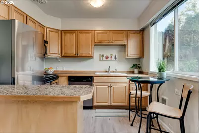 2141 W 15th Ct, Eugene, OR 97402 - Photo 17