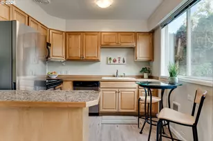 2141 W 15th Ct, Eugene, OR 97402 - Photo 17
