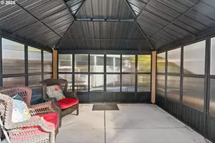 17928 Royal Ct, Lake Oswego, OR 97035 - Photo 37