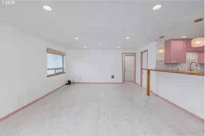 317 NE Benton St, Newport, OR 97365 - Photo 3
