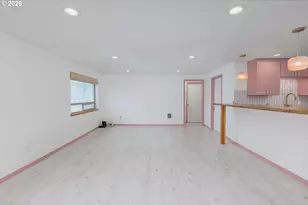 317 NE Benton St, Newport, OR 97365 - Photo 3