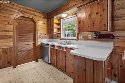 760 SE Williams Rd, Gresham, OR 97080 - Photo 9