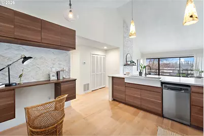 5250 S Landing Dr #310, Portland, OR 97239 - Photo 11