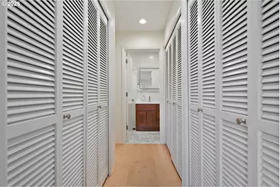 5250 S Landing Dr #310, Portland, OR 97239 - Photo 17