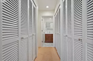 5250 S Landing Dr, Portland, OR 97239 - Photo 17