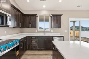 260 SE Logan St, Winston, OR 97496 - Photo 17