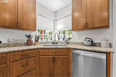1116 Russ Ln, McMinnville, OR 97128 - Photo 11
