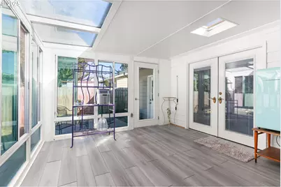 2247 Oregon Ct, Woodburn, OR 97071 - Photo 3