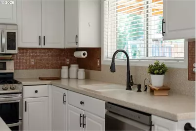 17369 Wake Robin Cir, Oregon City, OR 97045 - Photo 13