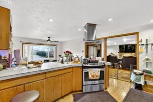 8739 SE Knapp St, Portland, OR 97266 - Photo 13