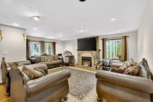 8739 SE Knapp St, Portland, OR 97266 - Photo 9