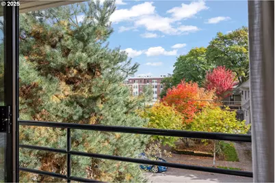 1907 NW Hoyt St, Portland, OR 97209 - Photo 15