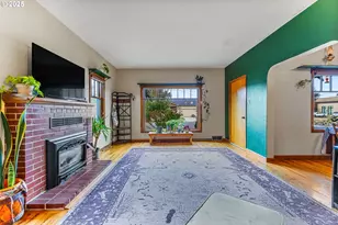 633 SE Ash St, Dallas, OR 97338 - Photo 7