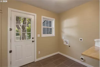 150 Elkay Dr, Eugene, OR 97404 - Photo 15