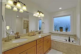 15885 SE Harold Ave, Milwaukie, OR 97267 - Photo 29