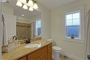 15885 SE Harold Ave, Milwaukie, OR 97267 - Photo 27