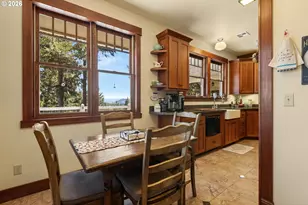 563 Lillian Ln, Roseburg, OR 97471 - Photo 15