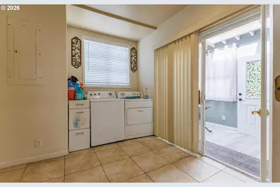 1329 Baker St, Salem, OR 97301 - Photo 11