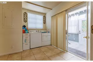 1329 Baker St, Salem, OR 97301 - Photo 11