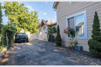 1329 Baker St, Salem, OR 97301 - Photo 25
