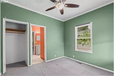 225 W Berkeley St, Gladstone, OR 97027 - Photo 11