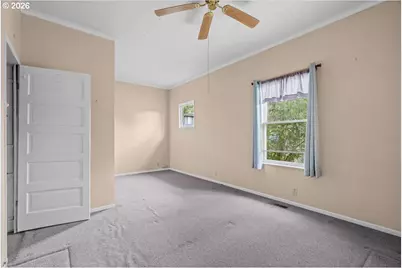 225 W Berkeley St, Gladstone, OR 97027 - Photo 7