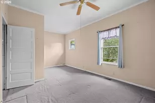 225 W Berkeley St, Gladstone, OR 97027 - Photo 7