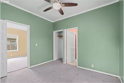 225 W Berkeley St, Gladstone, OR 97027 - Photo 13