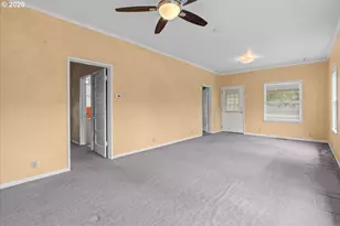 225 W Berkeley St, Gladstone, OR 97027 - Photo 5