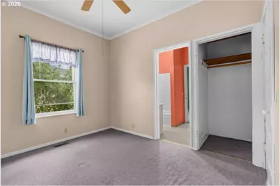 225 W Berkeley St, Gladstone, OR 97027 - Photo 9
