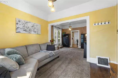 9027 N Charleston Ave, Portland, OR 97203 - Photo 3