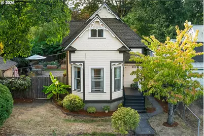 9027 N Charleston Ave, Portland, OR 97203 - Photo 1