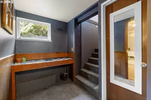9027 N Charleston Ave, Portland, OR 97203 - Photo 13