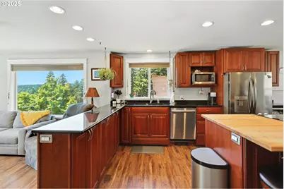 438 NW Roselawn St, Stevenson, WA 98648 - Photo 3