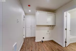 1049 SE Walnut St, Hillsboro, OR 97123 - Photo 9