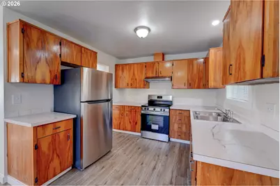 1049 SE Walnut St, Hillsboro, OR 97123 - Photo 5