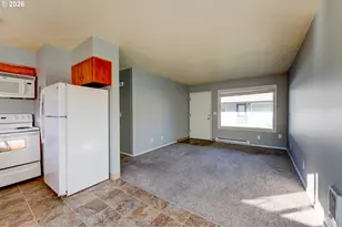 1049 SE Walnut St, Hillsboro, OR 97123 - Photo 13