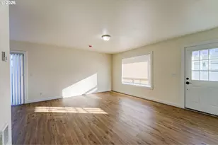 1049 SE Walnut St, Hillsboro, OR 97123 - Photo 7