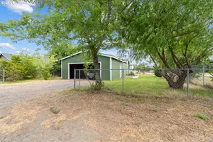 315 SE 3rd St, Irrigon, OR 97844 - Photo 3