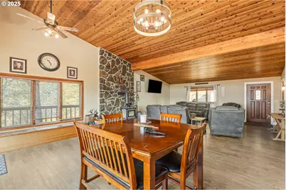 599 Horizon Ln, Myrtle Creek, OR 97457 - Photo 11
