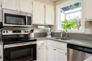 2331 SW Spence Ct, Troutdale, OR 97060 - Photo 11