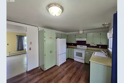 126 N 20th St, Philomath, OR 97370 - Photo 5