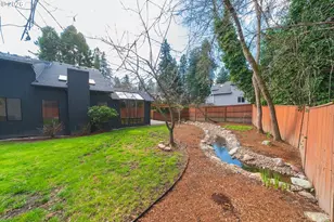 2235 SW Marigold St, Portland, OR 97219 - Photo 25