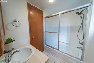 2235 SW Marigold St, Portland, OR 97219 - Photo 17