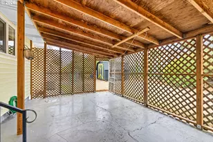 17021 SE Alder St, Portland, OR 97233 - Photo 41