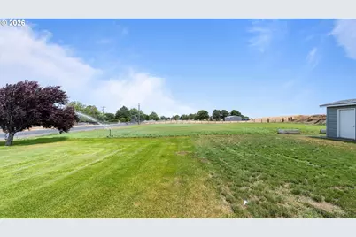 32374 E Loop Rd, Hermiston, OR 97838 - Photo 5