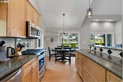 88293 Lake Side Dr, Veneta, OR 97487 - Photo 9